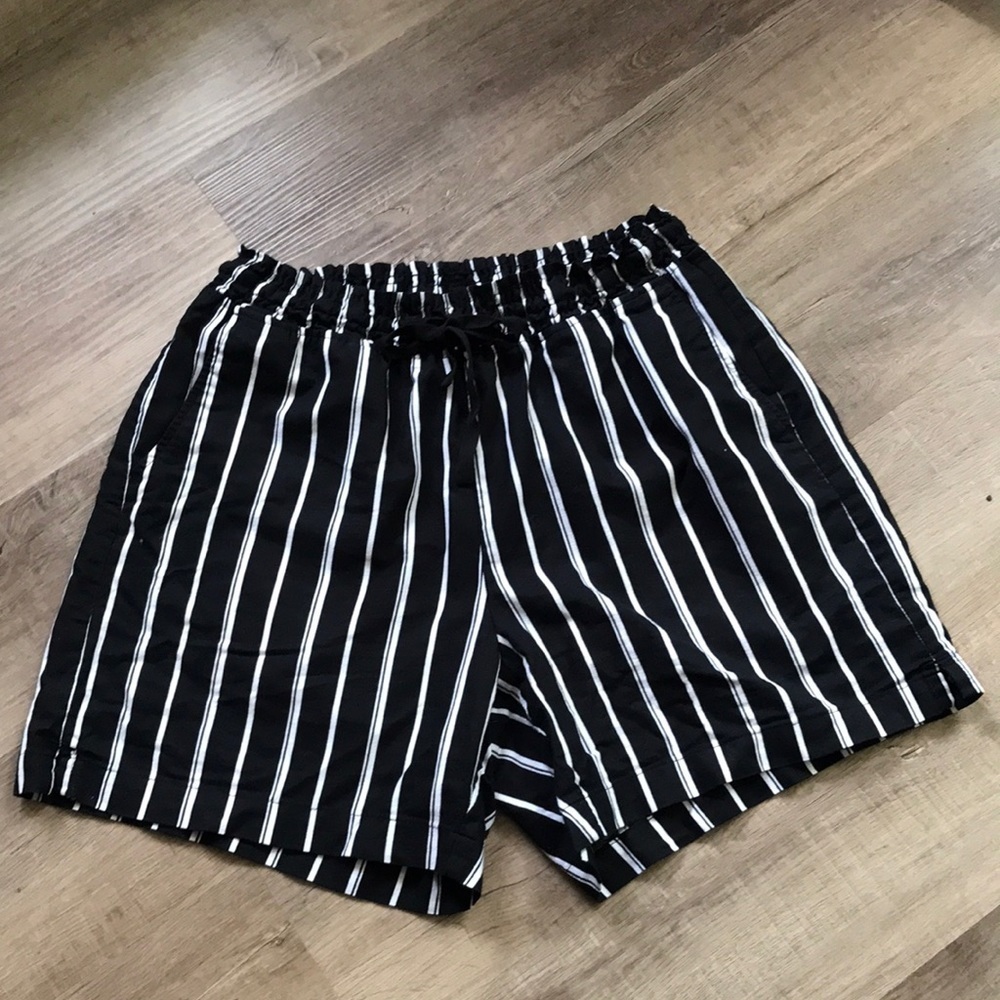 ladies paper bag shorts size Large